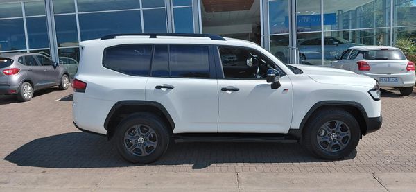2023-Toyota-Land-Cruiser-300-V6-33-D-GR-S image:2