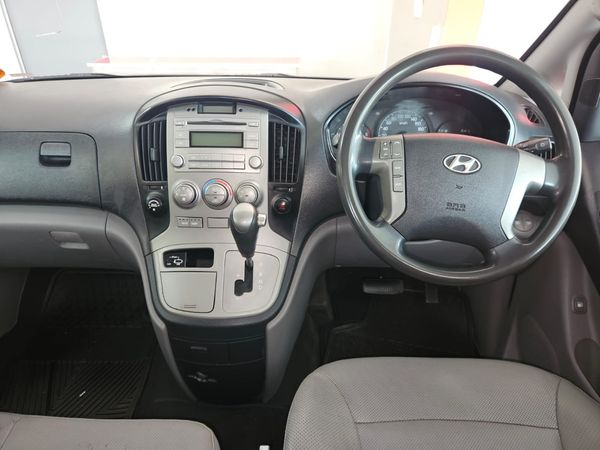 2015-Hyundai-H-1-25-CRDi-VGT-Wagon-Auto image:10
