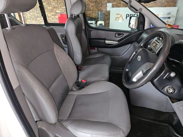 2015-Hyundai-H-1-25-CRDi-VGT-Wagon-Auto image:11