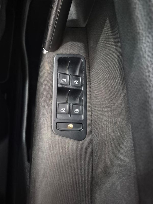 2016-Volkswagen-Golf-SV-14-TSI-Comfortline image:21