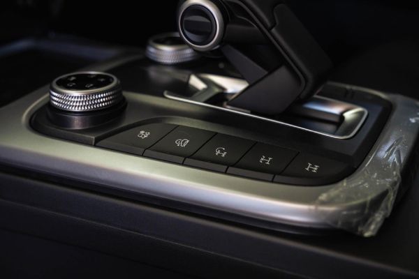 2026-GWM-Tank-300-24TD-Ultra-Luxury-4x4-Auto image:4