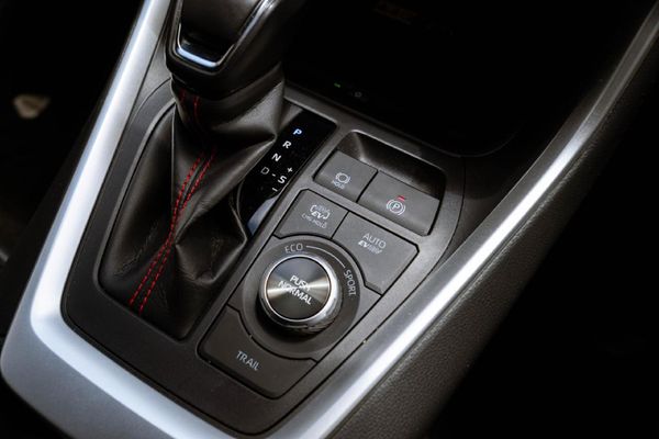2025-Toyota-RAV4-25-pHev-Auto-e-Four image:11