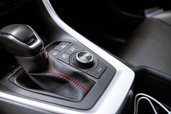 2025-Toyota-RAV4-25-pHev-Auto-e-Four image:13