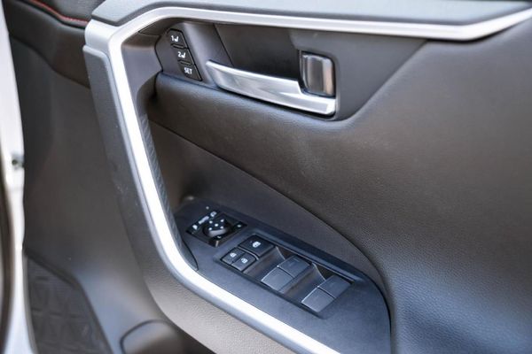 2025-Toyota-RAV4-25-pHev-Auto-e-Four image:18