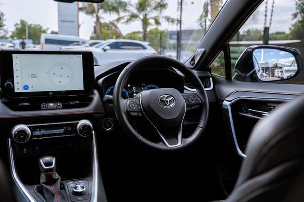 2025-Toyota-RAV4-25-pHev-Auto-e-Four image:7