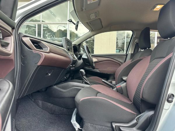 2025-Toyota-Starlet-Cross-15XR-Auto image:7