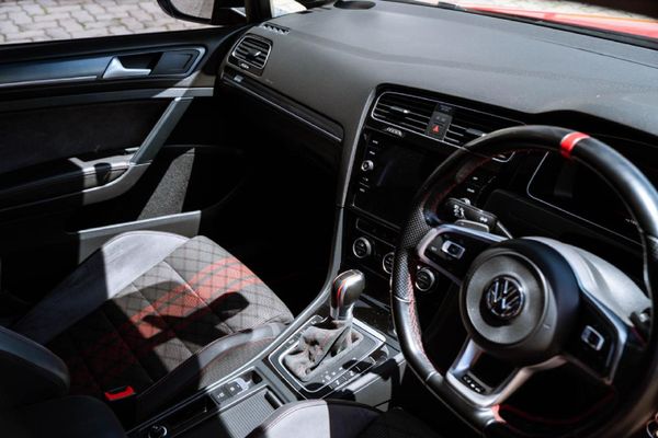 2020-Volkswagen-Golf-VII-GTI-20-TSI-Auto-TCR image:15