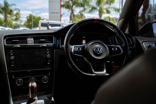2020-Volkswagen-Golf-VII-GTI-20-TSI-Auto-TCR image:19