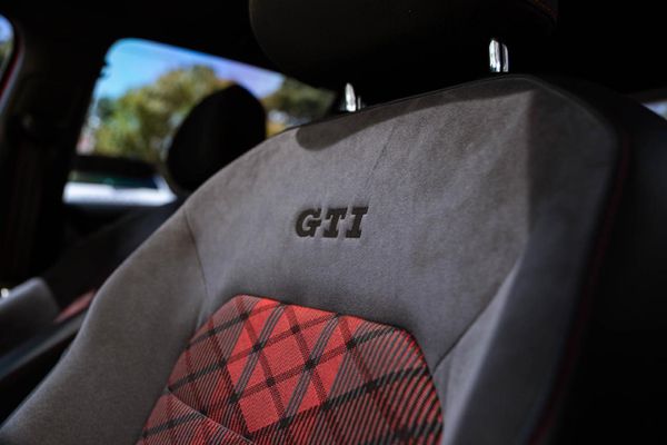2020-Volkswagen-Golf-VII-GTI-20-TSI-Auto-TCR image:7
