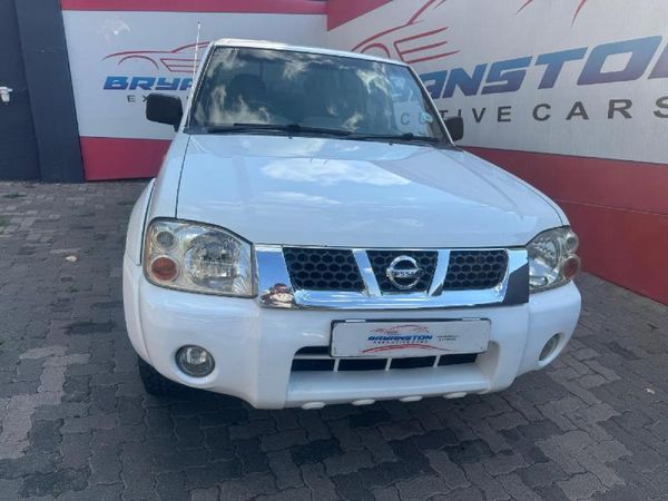 2014-Nissan-NP300-24i-Hi-Rider-4x4-Double-Cab image:1