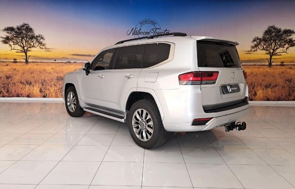 2022-Toyota-Land-Cruiser-300-V6-35-T-ZX image:6