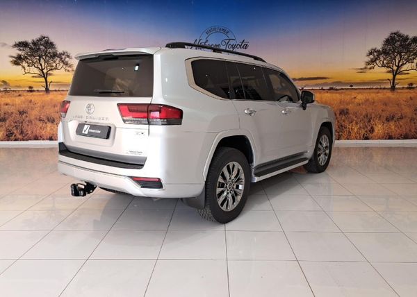 2022-Toyota-Land-Cruiser-300-V6-35-T-ZX image:7