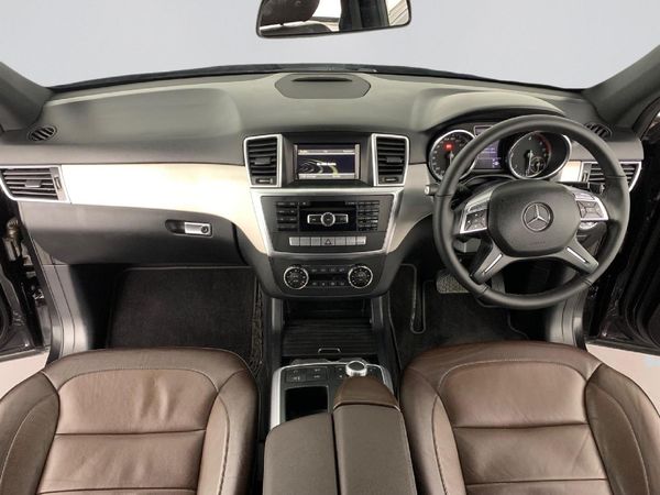 2012-Mercedes-Benz-ML-250-Bluetec image:13