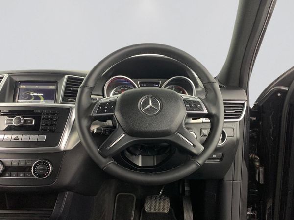 2012-Mercedes-Benz-ML-250-Bluetec image:15