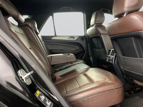 2012-Mercedes-Benz-ML-250-Bluetec image:16