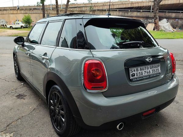 2017-MINI-Hatch-One-15T-5-dr-Auto image:11