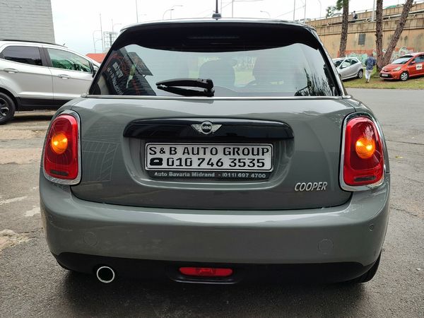 2017-MINI-Hatch-One-15T-5-dr-Auto image:14