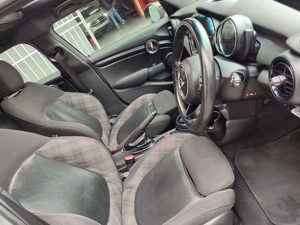 2017-MINI-Hatch-One-15T-5-dr-Auto image:28