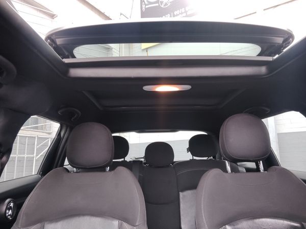 2017-MINI-Hatch-One-15T-5-dr-Auto image:29