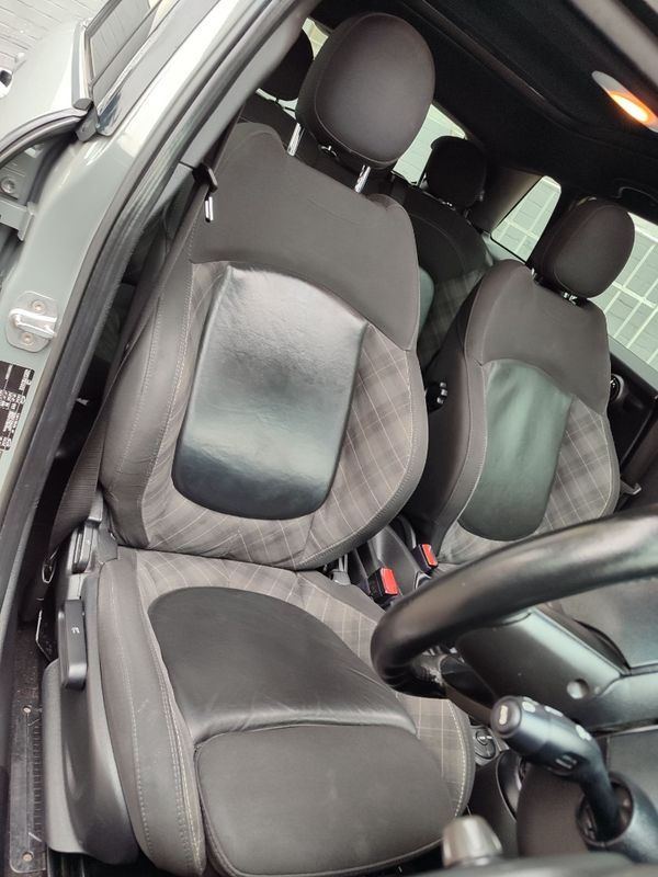 2017-MINI-Hatch-One-15T-5-dr-Auto image:31