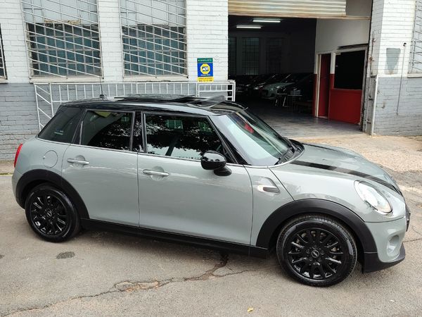 2017-MINI-Hatch-One-15T-5-dr-Auto image:5