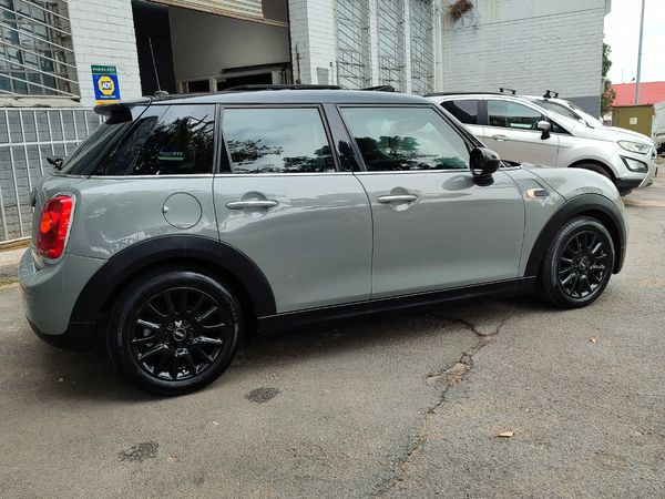 2017-MINI-Hatch-One-15T-5-dr-Auto image:6