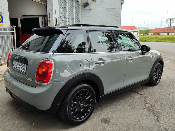 2017-MINI-Hatch-One-15T-5-dr-Auto image:8