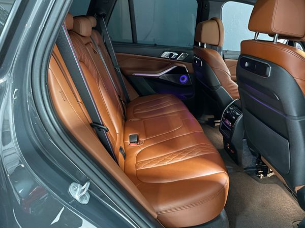 2024-BMW-X5-M60i image:5
