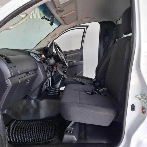 2020-Isuzu-D-Max-250-HO-Fleetside-Safety-Single-Cab image:9