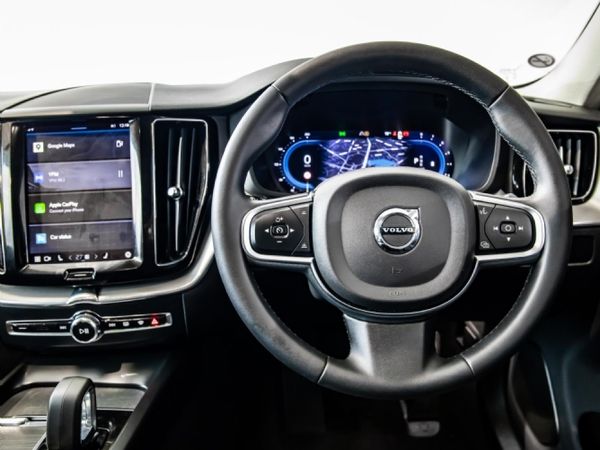 2025-Volvo-XC60-B5-Momentum-Geartronic-AWD image:25
