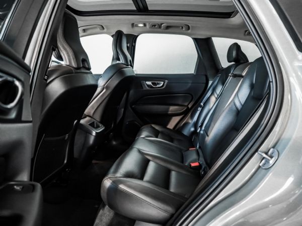 2025-Volvo-XC60-B5-Momentum-Geartronic-AWD image:6