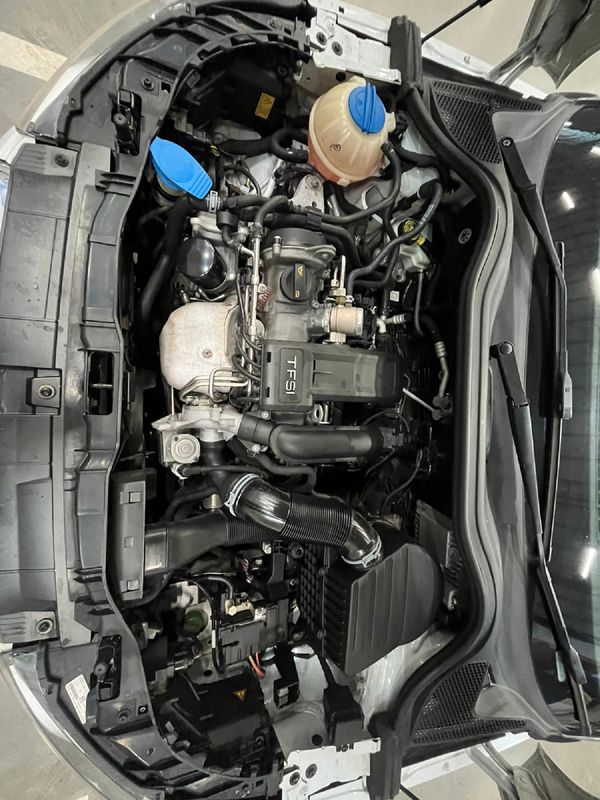 2012-Audi-A1-Sportback-12-TFSI-Attraction image:9