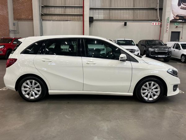 2015-Mercedes-Benz-B-Class-B-200-CDI-Auto image:1