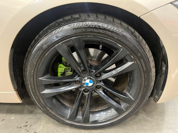 2014-BMW-3-Series-320d-Sport-Auto image:8