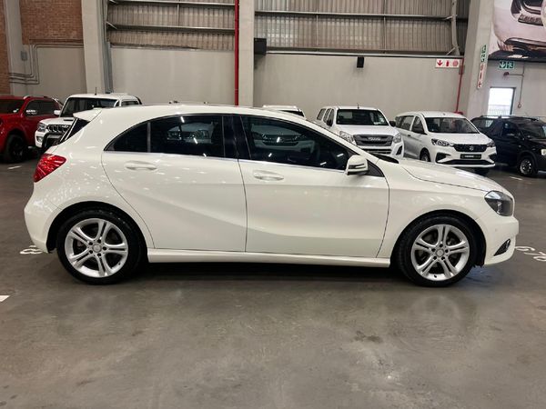 2015-Mercedes-Benz-A-Class-A-220-CDI-BE-Auto image:1