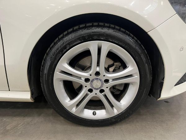 2015-Mercedes-Benz-A-Class-A-220-CDI-BE-Auto image:8