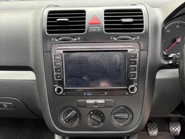 2006-Volkswagen-Golf-20-TDI-Sportline image:4