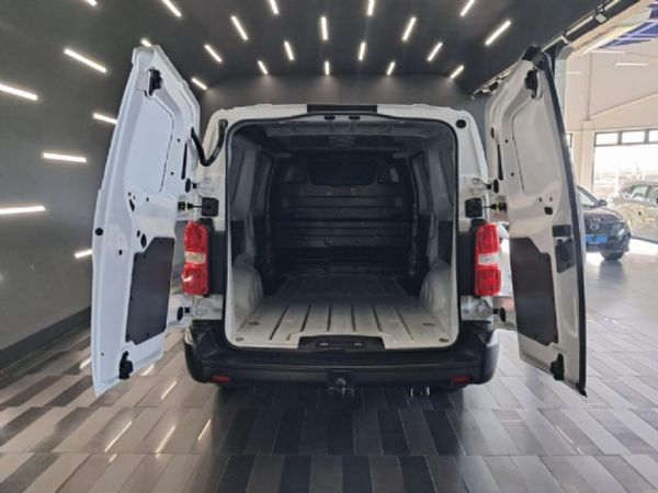 2023-Opel-Vivaro-Cargo-20-TD-Panel-Van image:11