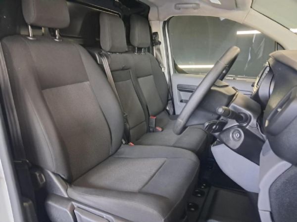 2023-Opel-Vivaro-Cargo-20-TD-Panel-Van image:26