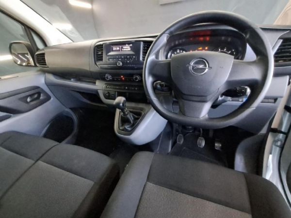 2023-Opel-Vivaro-Cargo-20-TD-Panel-Van image:27