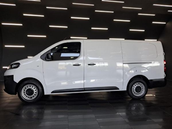 2023-Opel-Vivaro-Cargo-20-TD-Panel-Van image:3