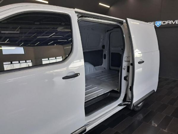 2023-Opel-Vivaro-Cargo-20-TD-Panel-Van image:4