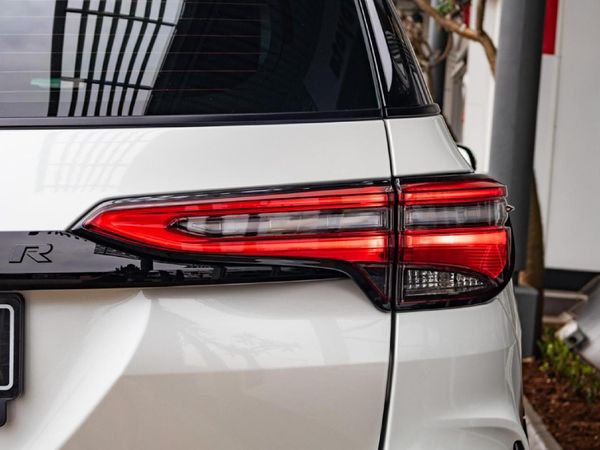2026-Toyota-Fortuner-28-GD-6-VX-Auto-mHev image:3