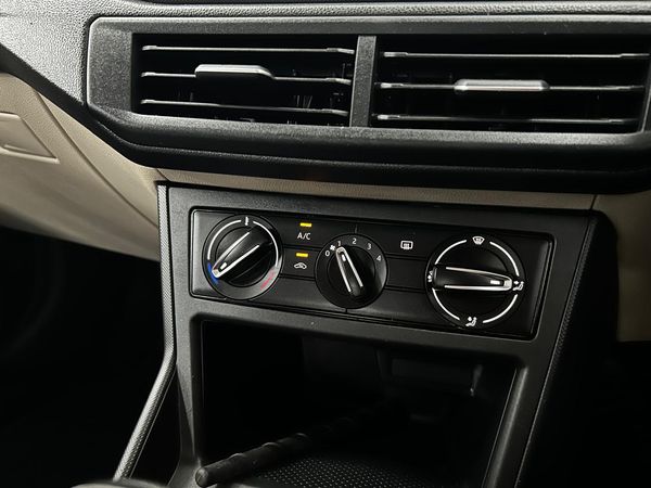 2025-Volkswagen-Polo-Classic-Polo-16 image:10