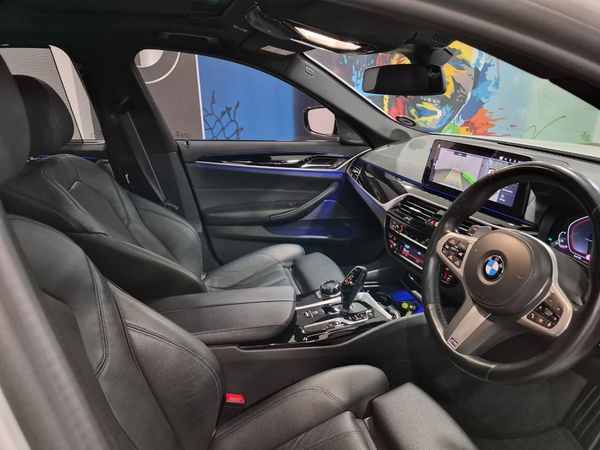 2023-BMW-5-Series-M550i-xDrive-Auto image:4
