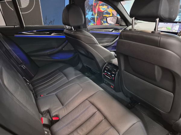 2023-BMW-5-Series-M550i-xDrive-Auto image:6