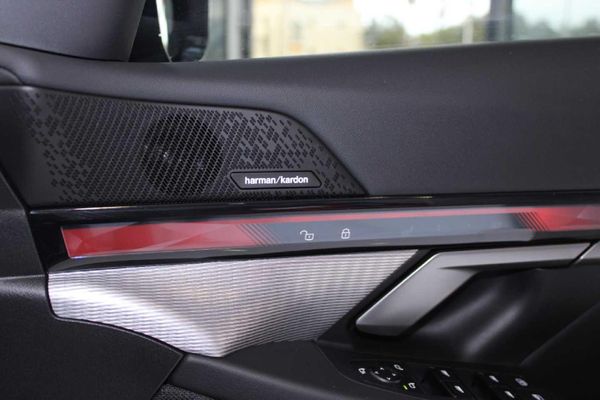 2025-BMW-5-Series-520d-M-Sport image:9