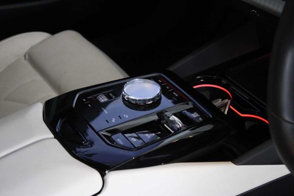 2025-BMW-5-Series-520d-M-Sport image:10