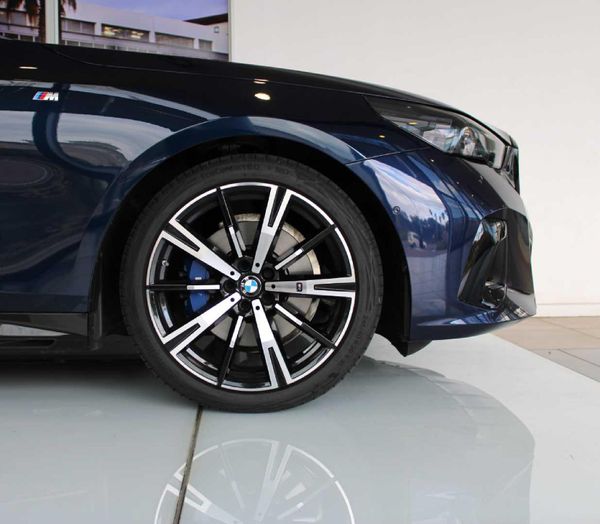 2025-BMW-5-Series-520d-M-Sport image:4