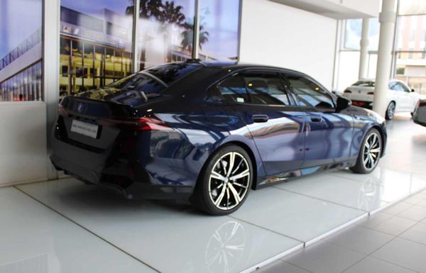 2025-BMW-5-Series-520d-M-Sport image:5